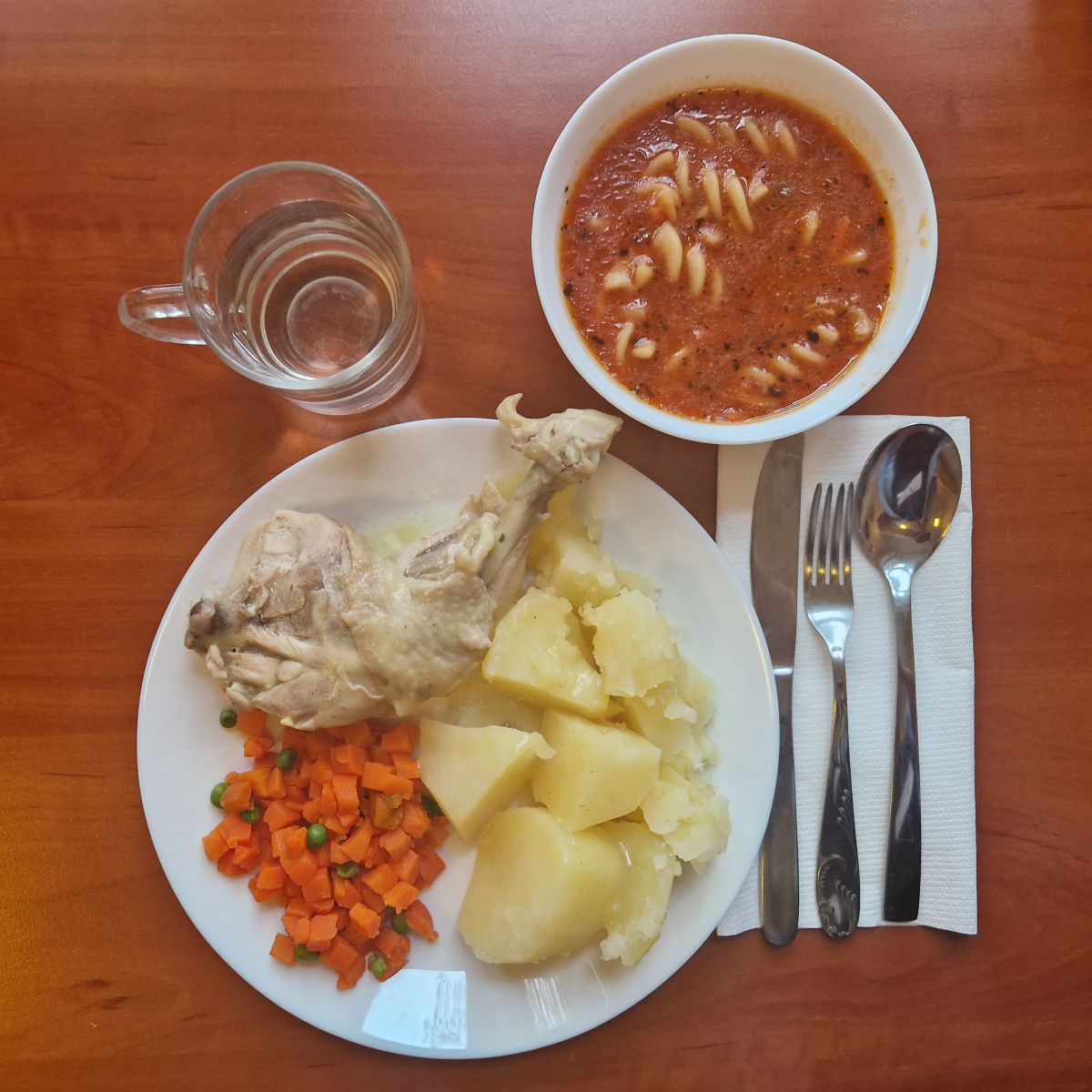 ziemniaki, nóżka z kurczaka