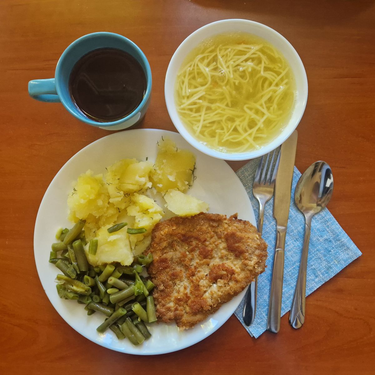 ros&oacute;ł, schabowy z ziemniakami i fasolką, kompot