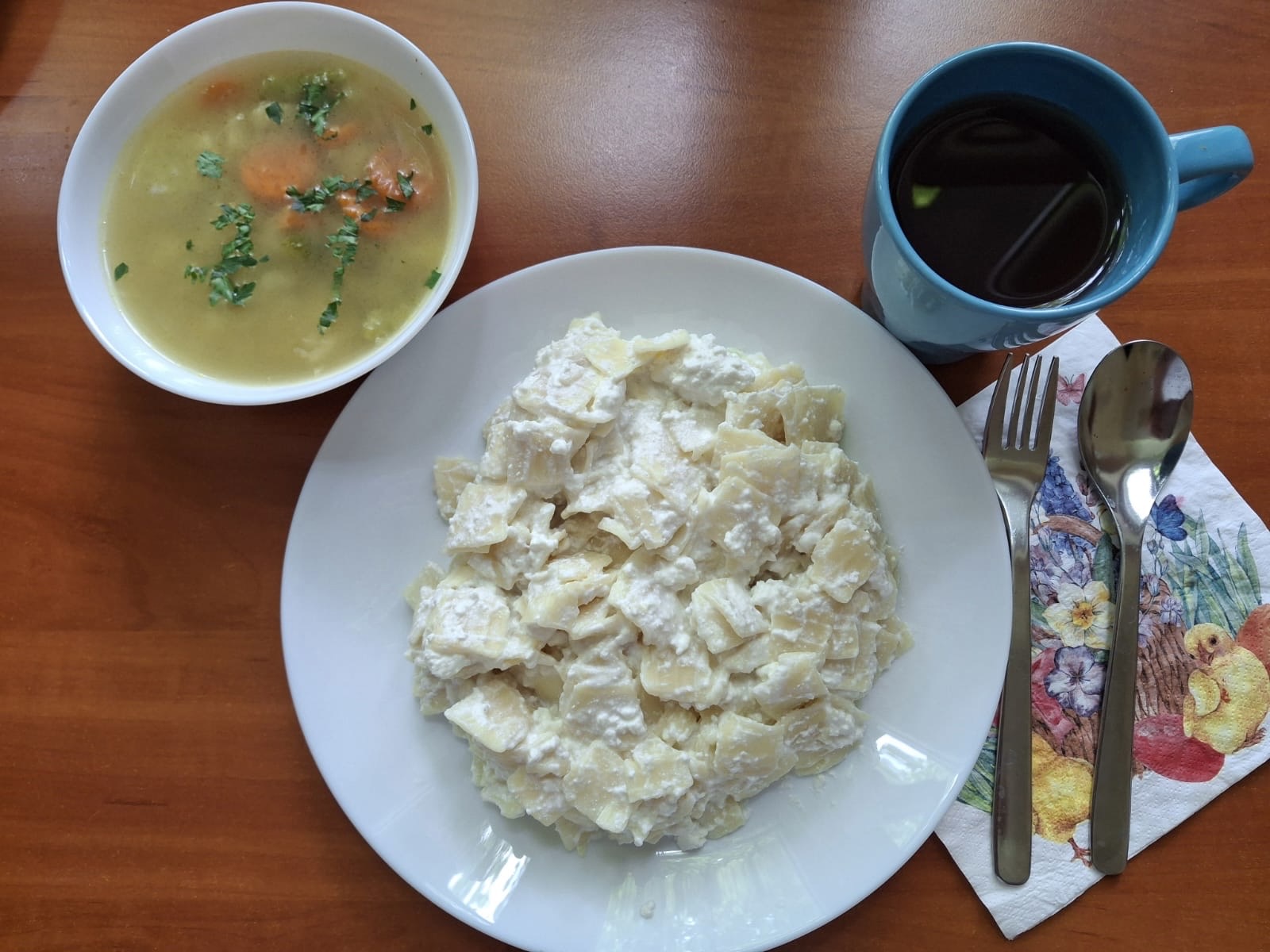 Zupa jarzynowa, makaron z serem na słodko